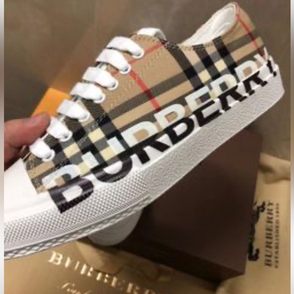 Burberry Women's Plaid Sneaker - White and Tan Amputee Shoe Only 1 - Picture 1 of 5